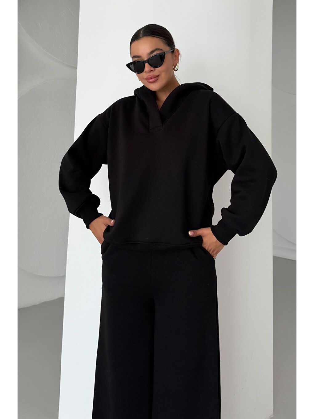 Kadın Siyah Patlı Yaka Kapüşonlu 3 İplik Eşofman Takımı-6