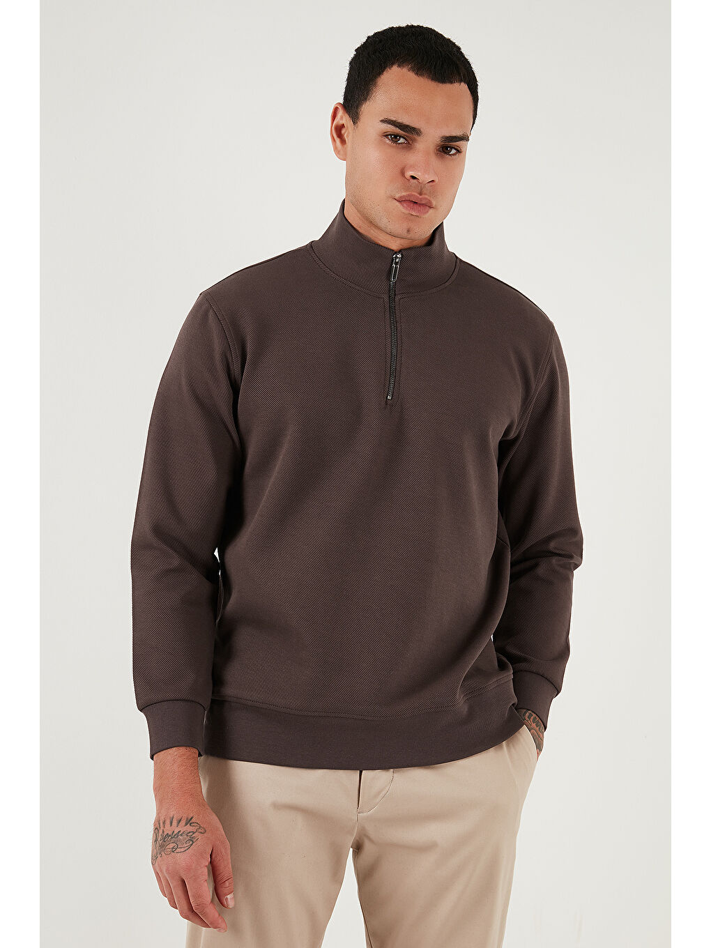 Kahverengi Pamuklu Regular Fit Yarım Fermuarlı Dik Yaka Sweat 5905470-3