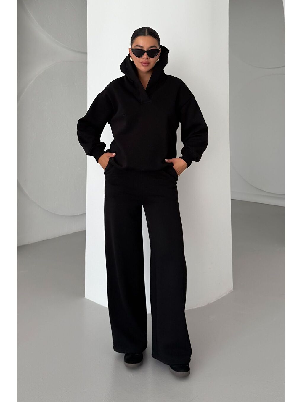 Kadın Siyah Patlı Yaka Kapüşonlu 3 İplik Eşofman Takımı-7