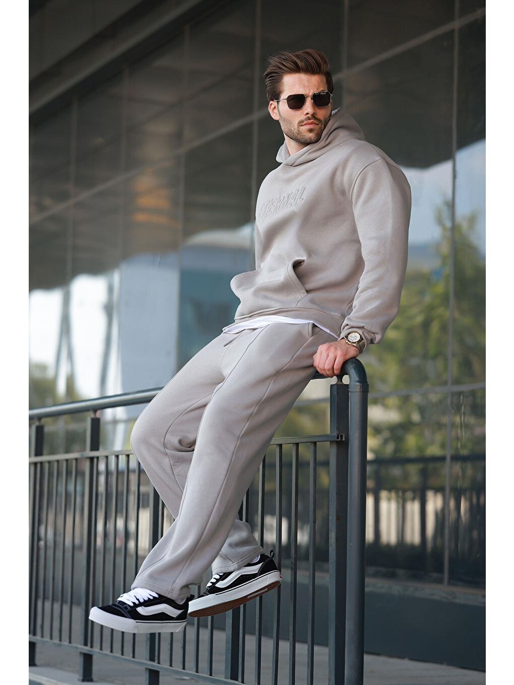Boyalı Gri Kap&#252;şonlu Erkek Eşofman Takımı E7324-1