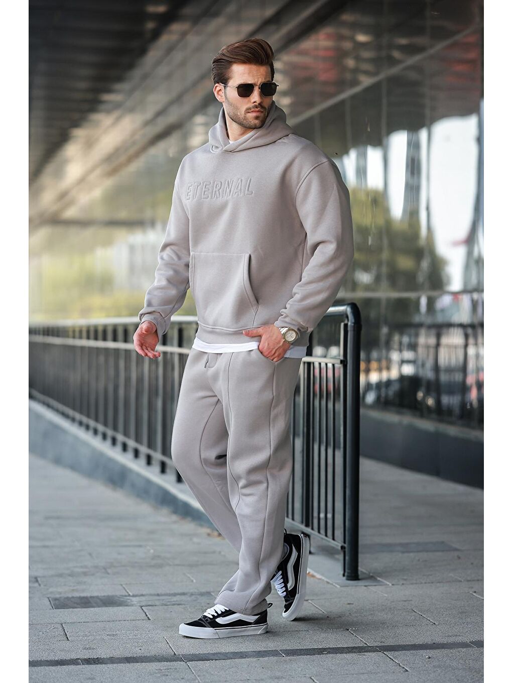 Boyalı Gri Kap&#252;şonlu Erkek Eşofman Takımı E7324-3