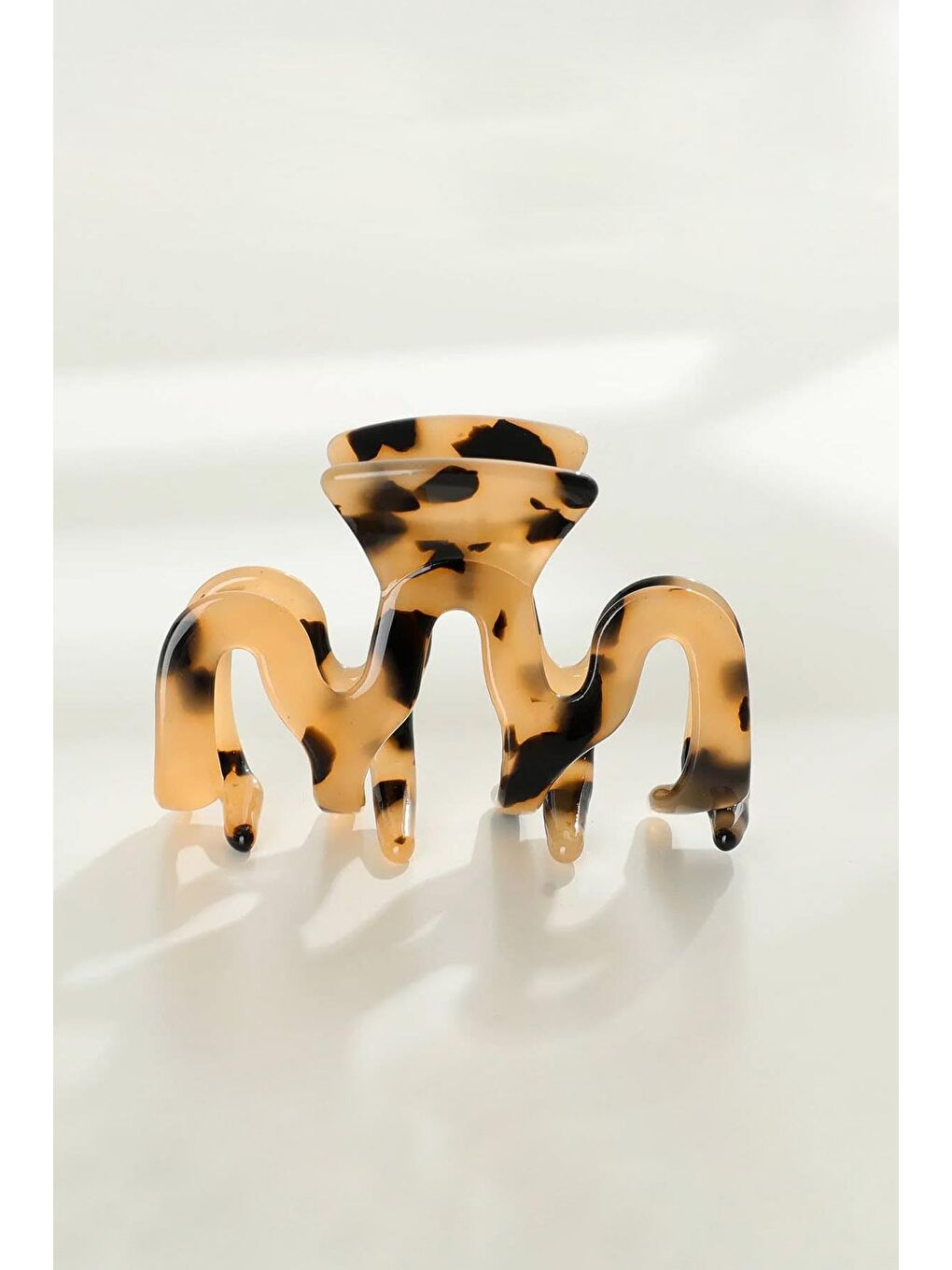 Bej Kaplumbağa Sırtı Dalgalı Kadın Mandal Toka