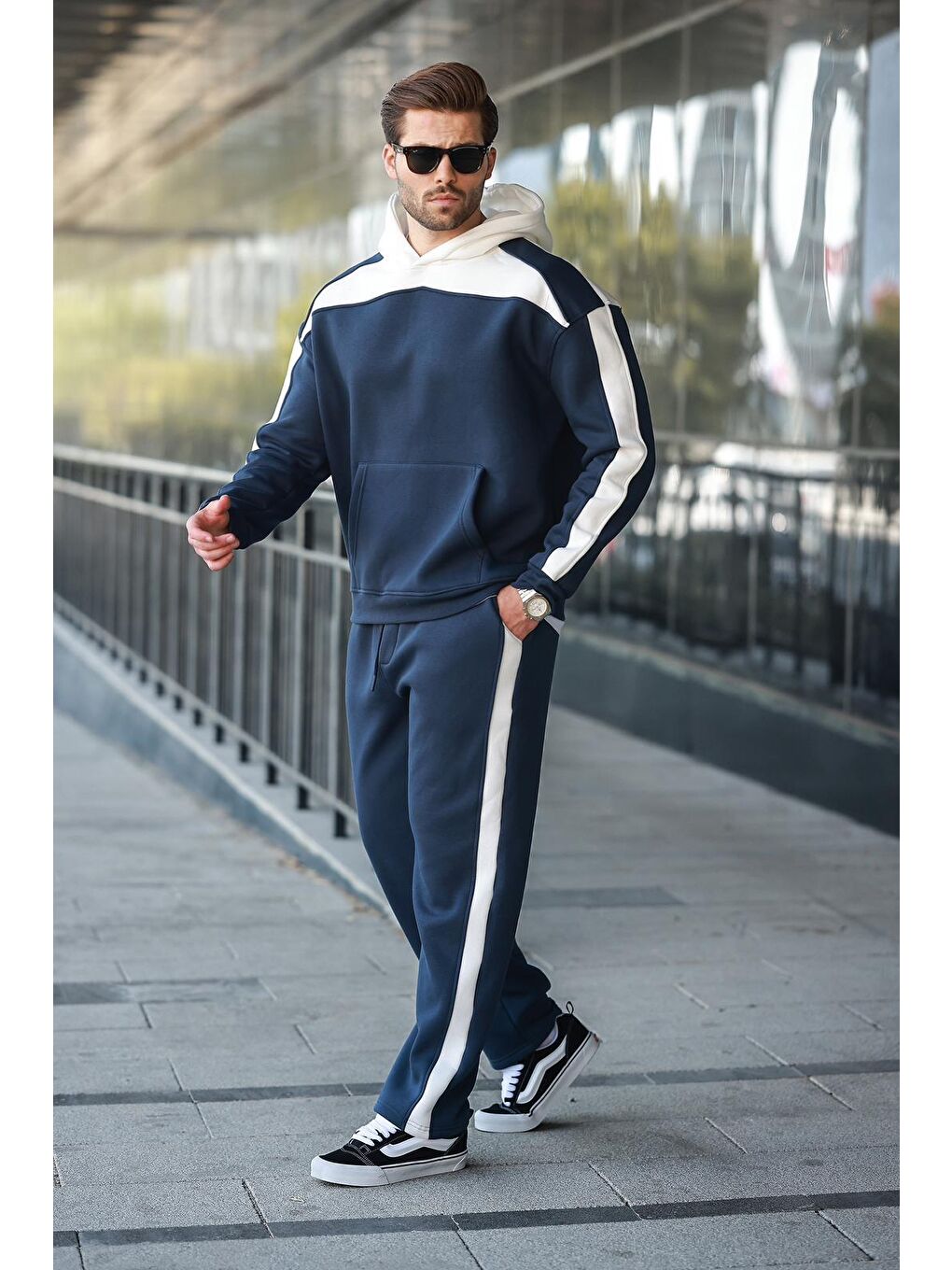Lacivert Kapüşonlu Şerit Detaylı Erkek Eşofman Takımı E7326-1