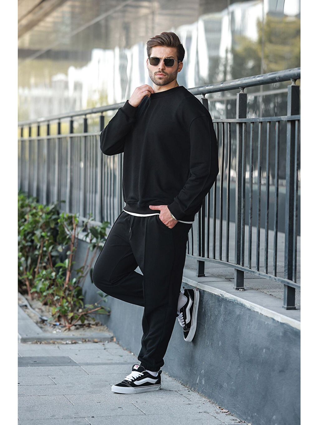 Siyah Bisiklet Yaka Basic Erkek Eşofman Takımı E7323-1