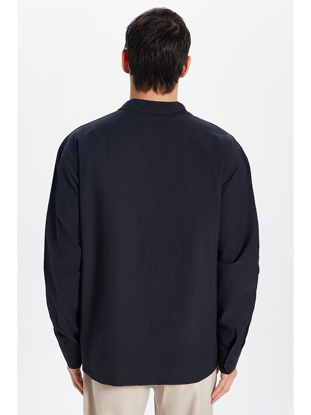 Erkek Relax Fit Rahat Kesim Paraşüt Kumaş Cepli Tam Fermuarlı Apaş Yaka Mont Siyah Gömlek-4