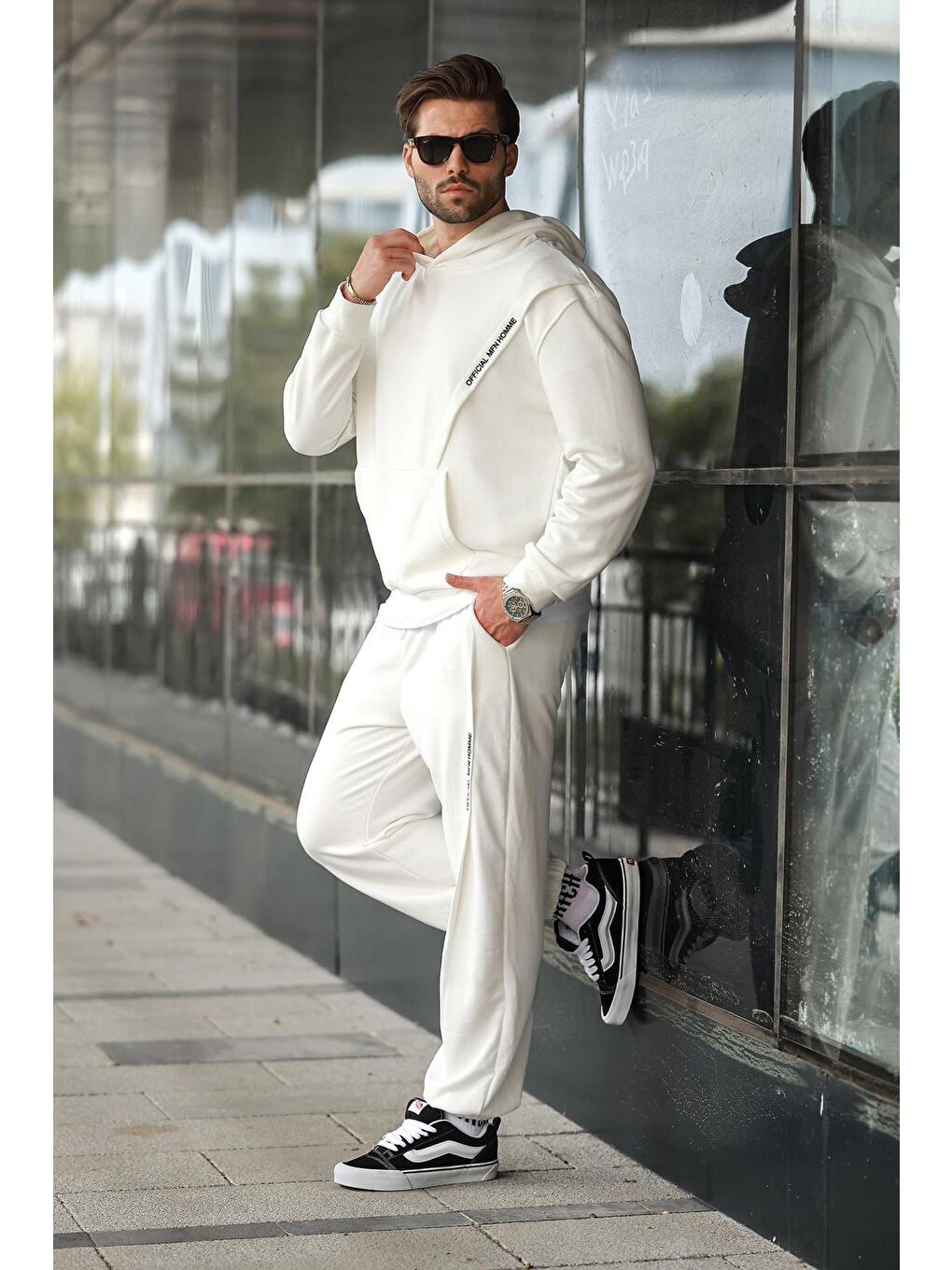 Beyaz Kapüşonlu Kanguru Cep Erkek Eşofman Takımı E7325-2