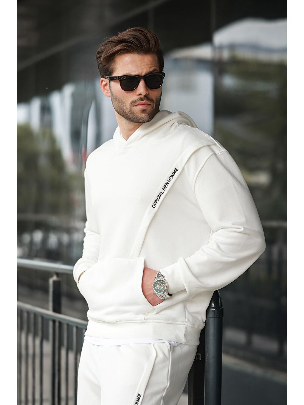 Beyaz Kapüşonlu Kanguru Cep Erkek Eşofman Takımı E7325-3