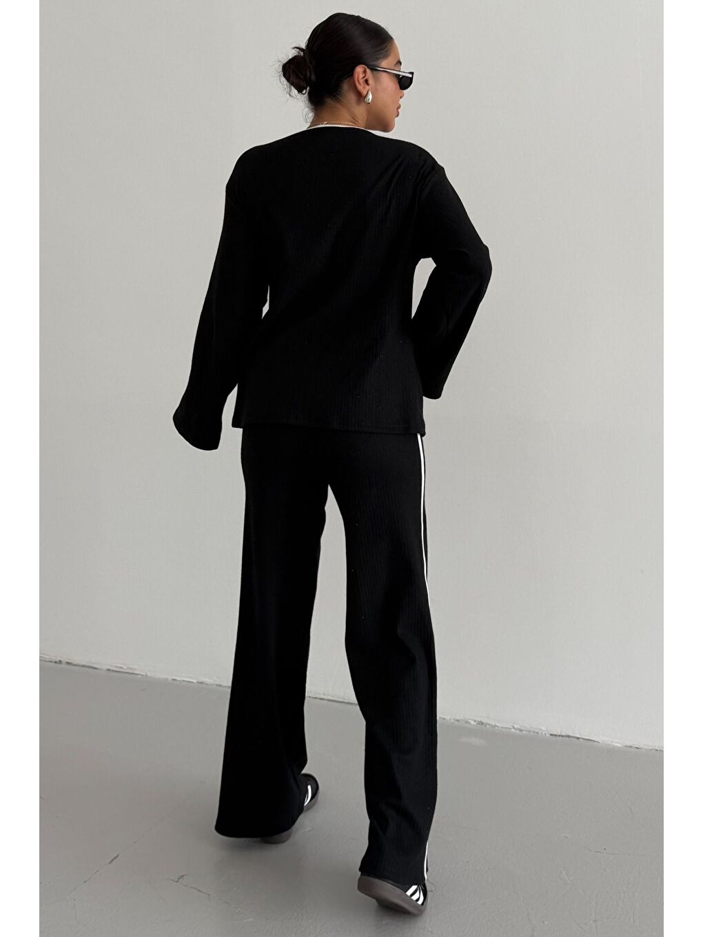 Kadın Siyah Ön Bağlama Detaylı Biyeli Alt-Üst Pantolonlu Takım-6