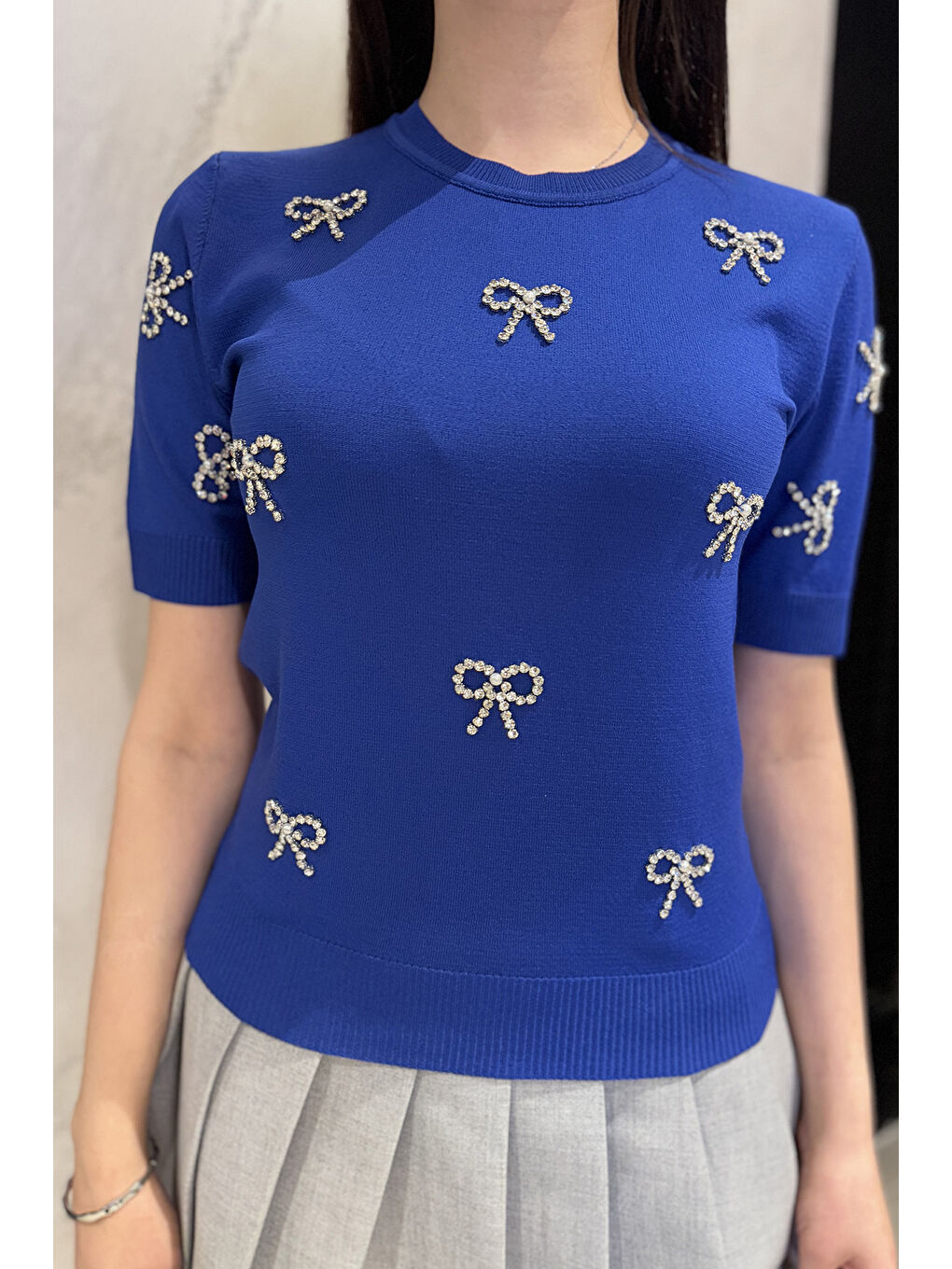 Mavi Taş Detaylı Bisiklet Yaka Kadın Kısa Kol Bluz-3