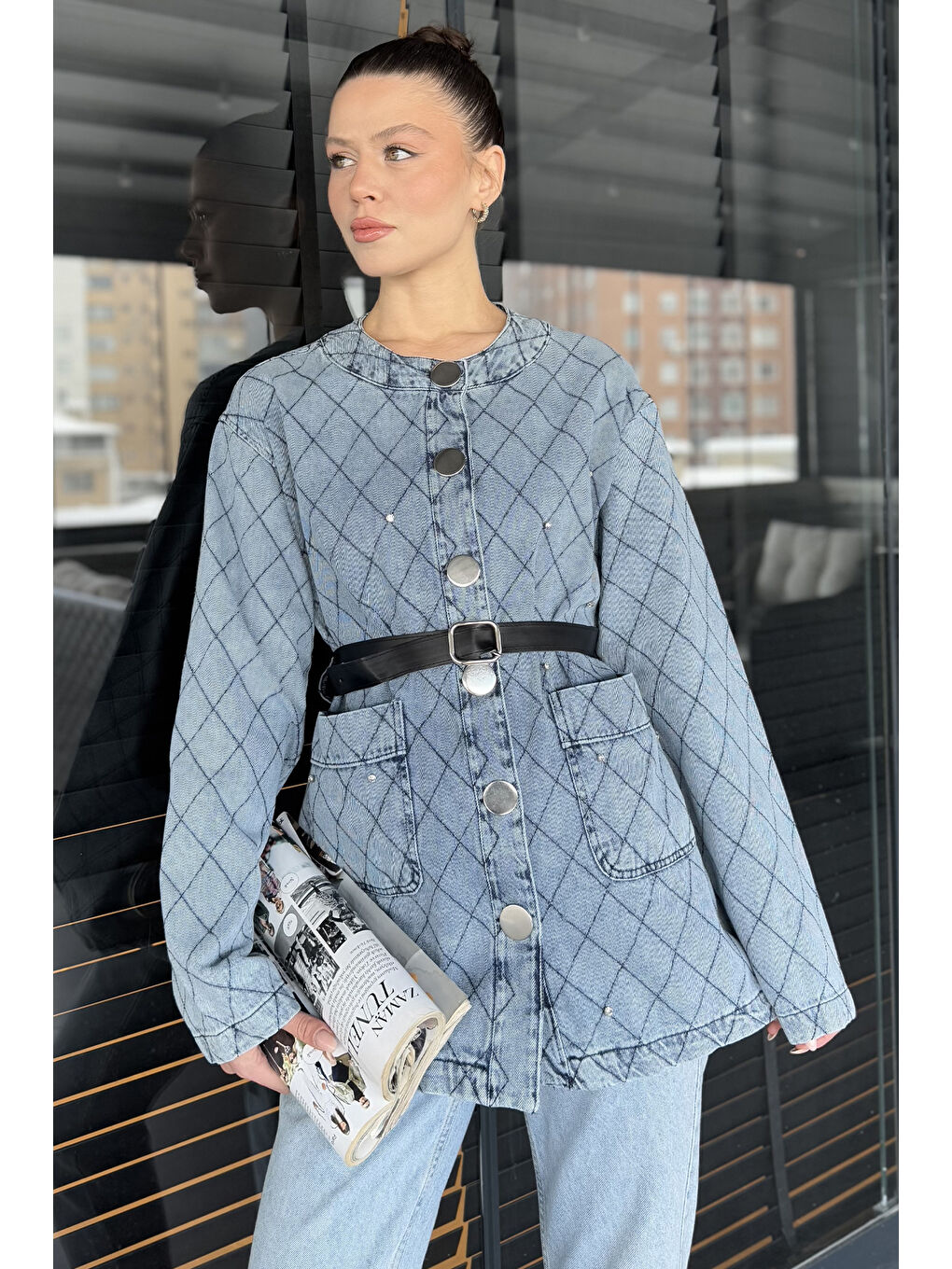 Mavi Çift Cepli Kemer Aksesuarlı Taşlı Kadın Jean Ceket-1