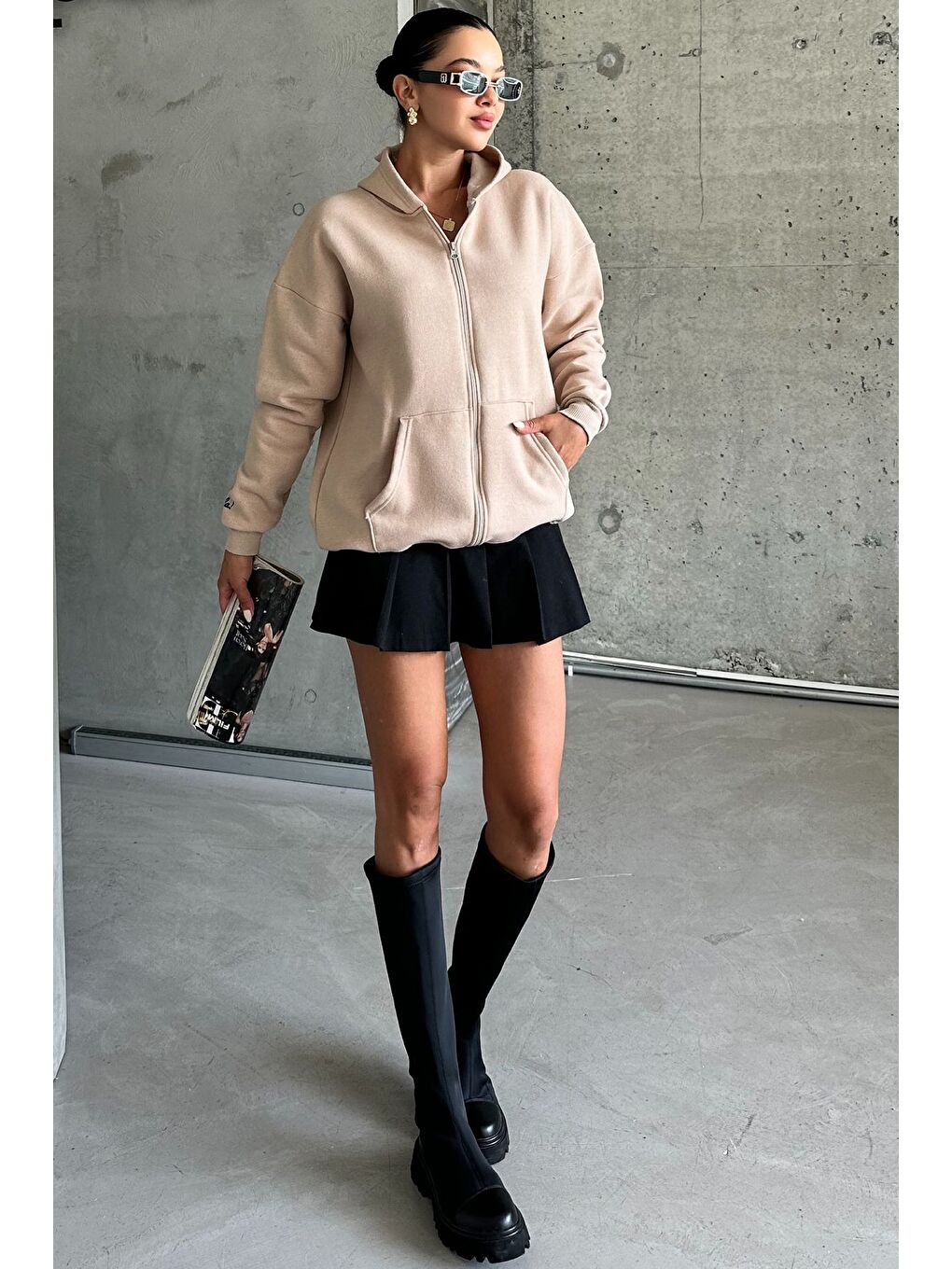 Kadın Bej Hola Baskılı Oversize Fermuarlı Hırka-1