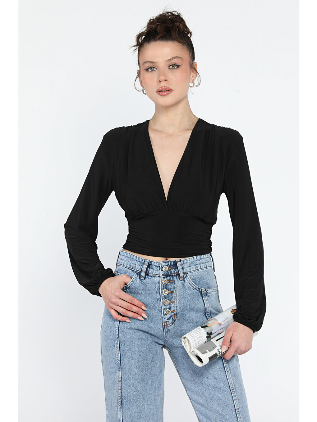 Siyah Kadın V Yaka Dekolteli Büzgü Detaylı Bluz