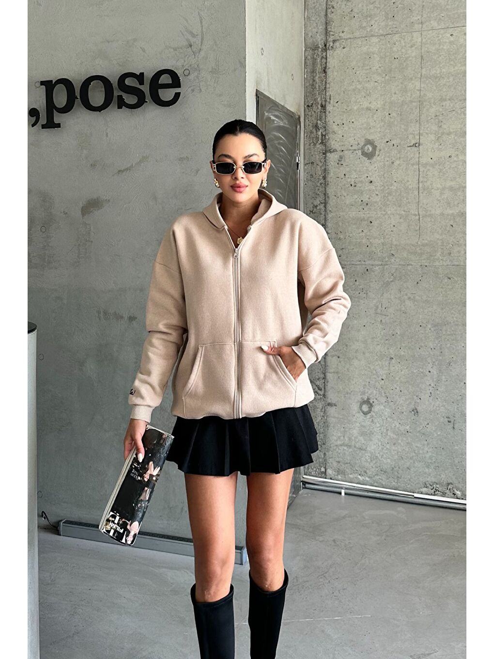 Kadın Bej Hola Baskılı Oversize Fermuarlı Hırka-3