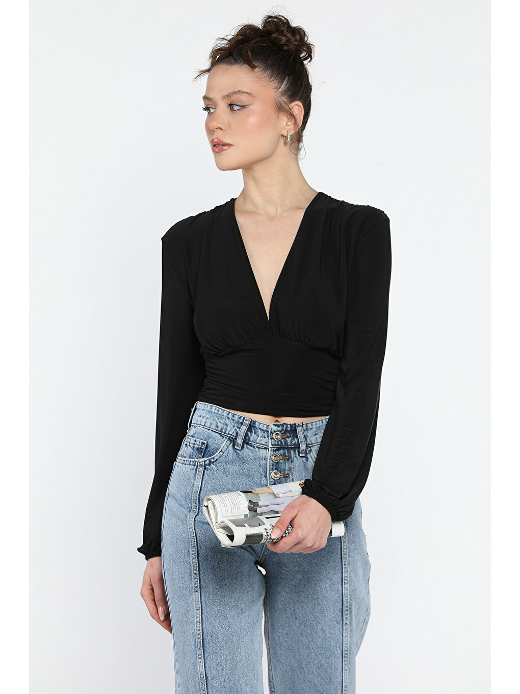 Siyah Kadın V Yaka Dekolteli Büzgü Detaylı Bluz-1