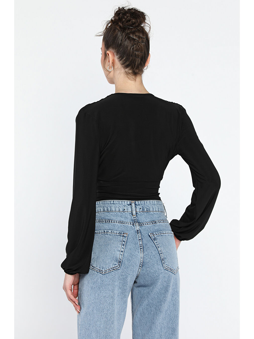 Siyah Kadın V Yaka Dekolteli Büzgü Detaylı Bluz-2