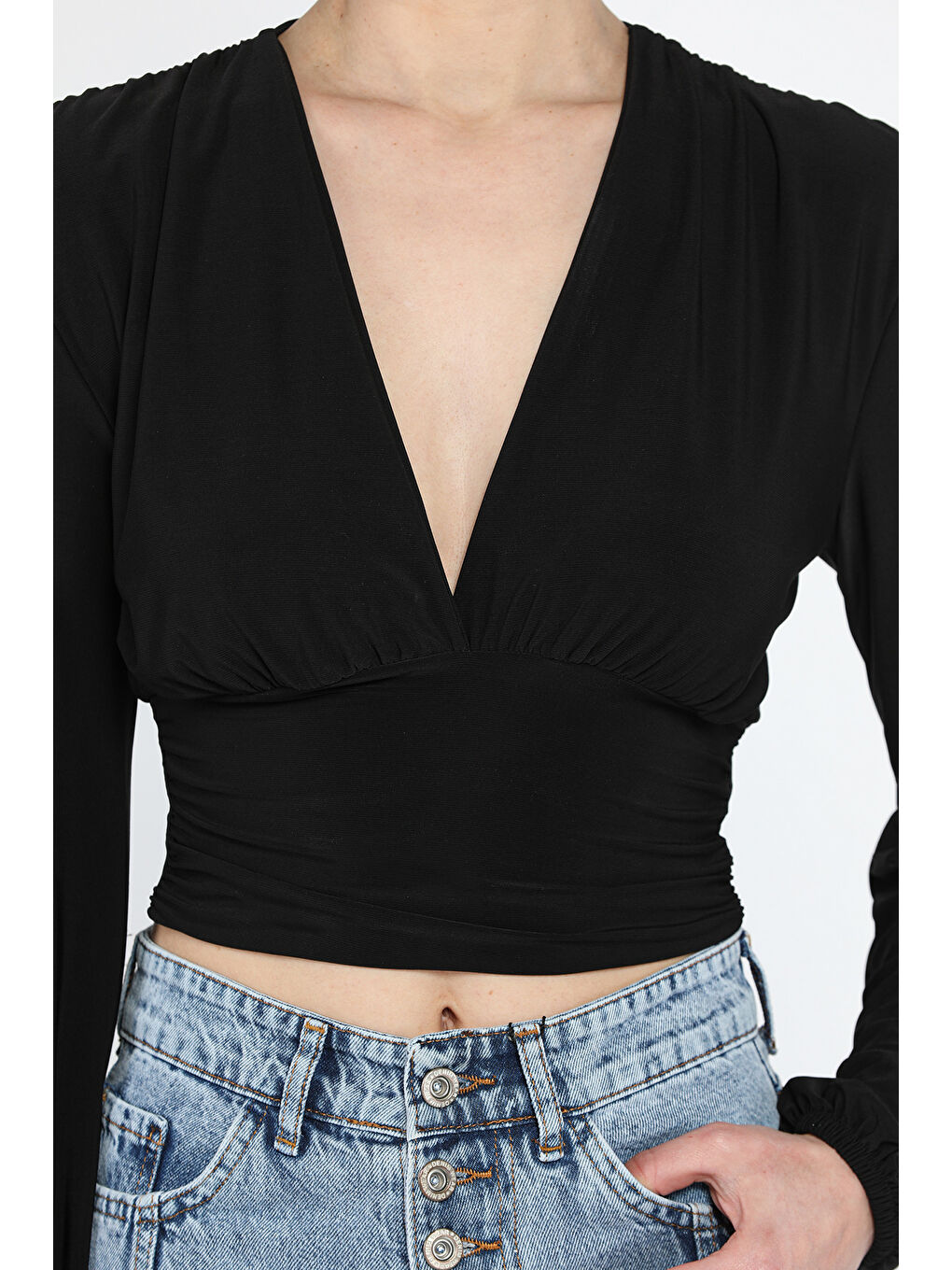 Siyah Kadın V Yaka Dekolteli Büzgü Detaylı Bluz-3