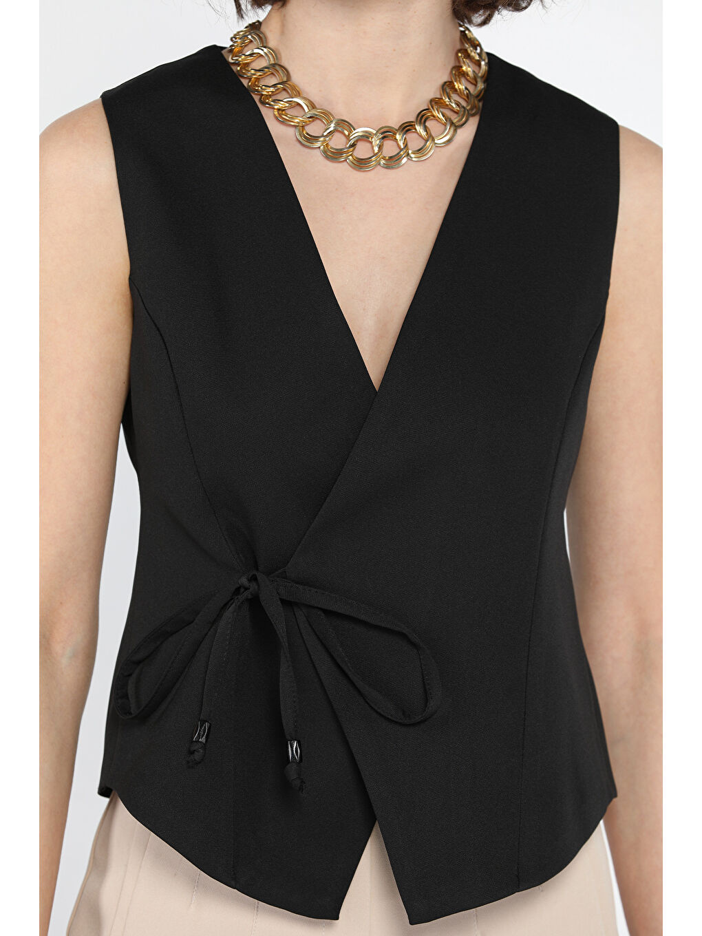 Siyah Kadın Bağcıklı Yelek-3