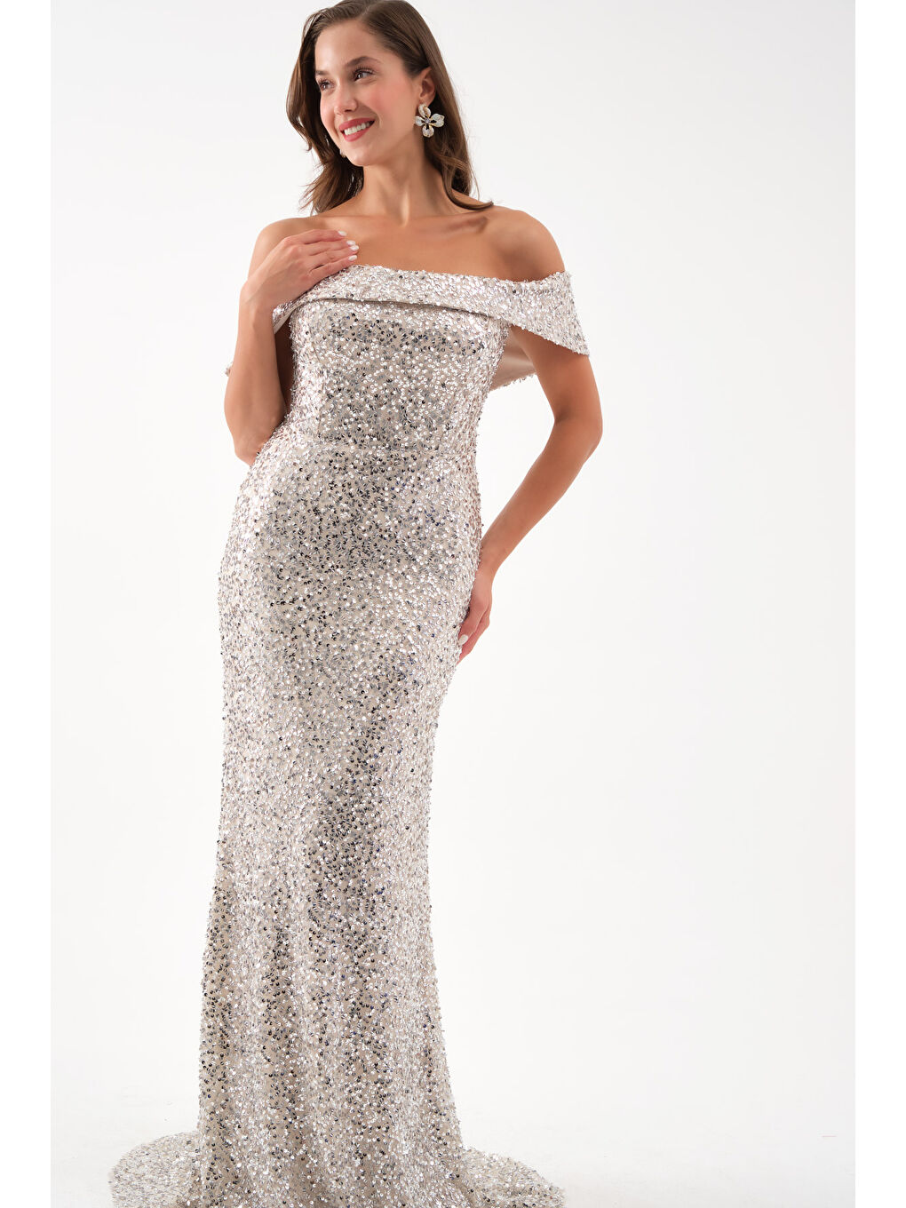 Kadın Bej Madonna Yaka Pul Payet Uzun Abiye Elbise