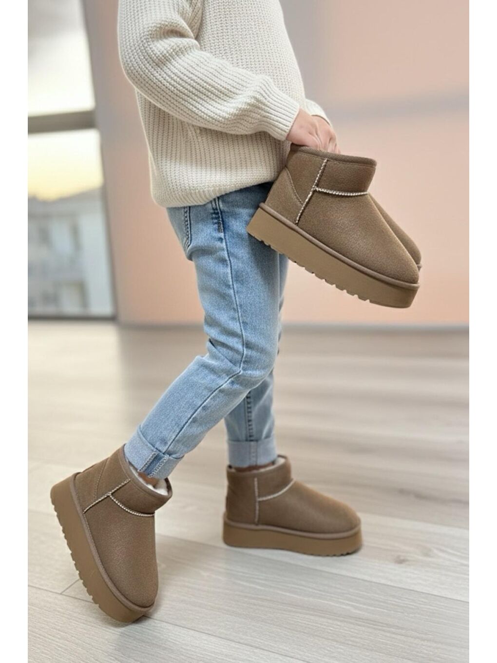 Kahverengi Frz F200 İçi ve İç Tabanı Kürklü Termal Kız Çocuk Süet Bot