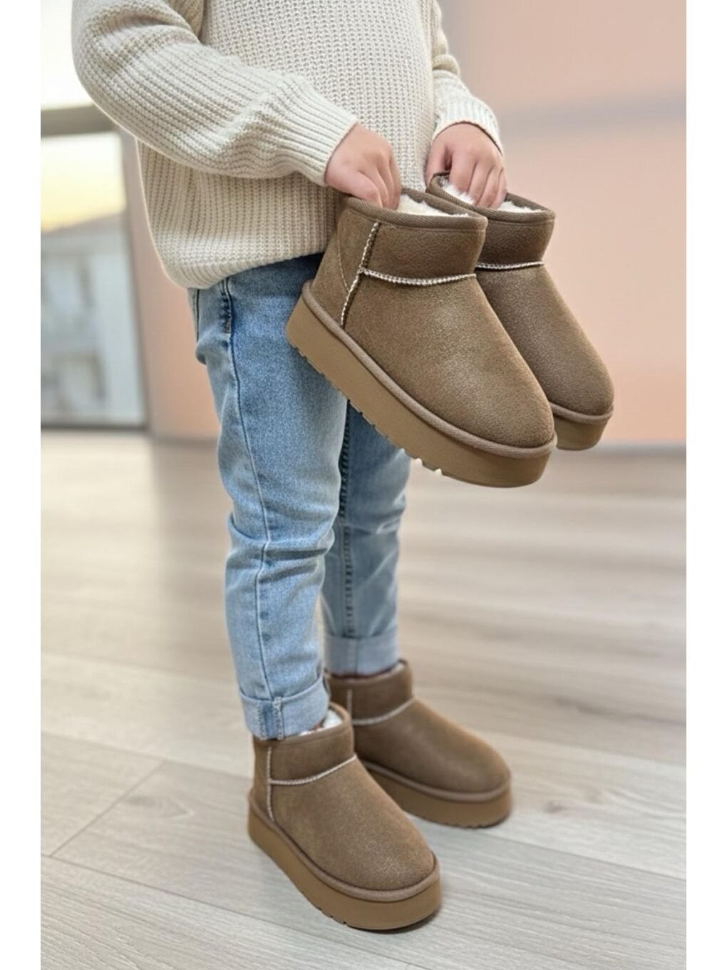 Kahverengi Frz F200 İçi ve İç Tabanı Kürklü Termal Kız Çocuk Süet Bot-1