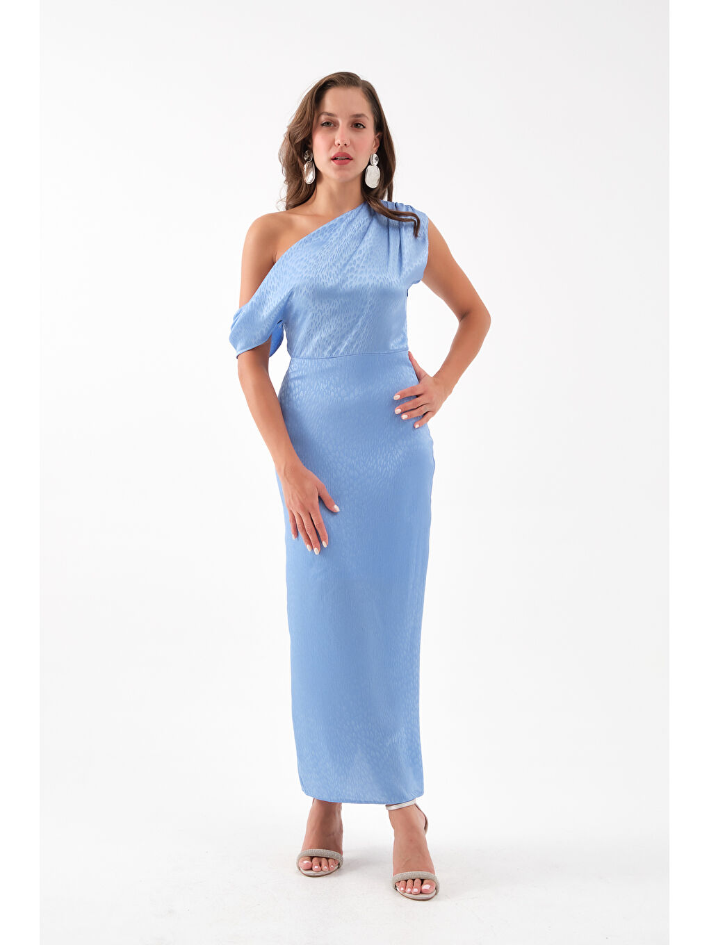 Kadın Bebe Mavi Degaje Yaka Desenli Midi Elbise