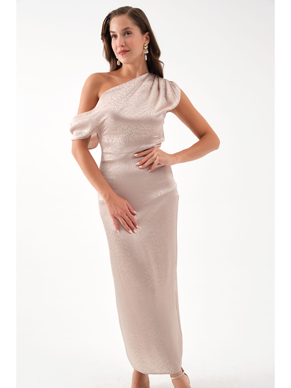 Kadın Bej Degaje Yaka Desenli Midi Elbise-2