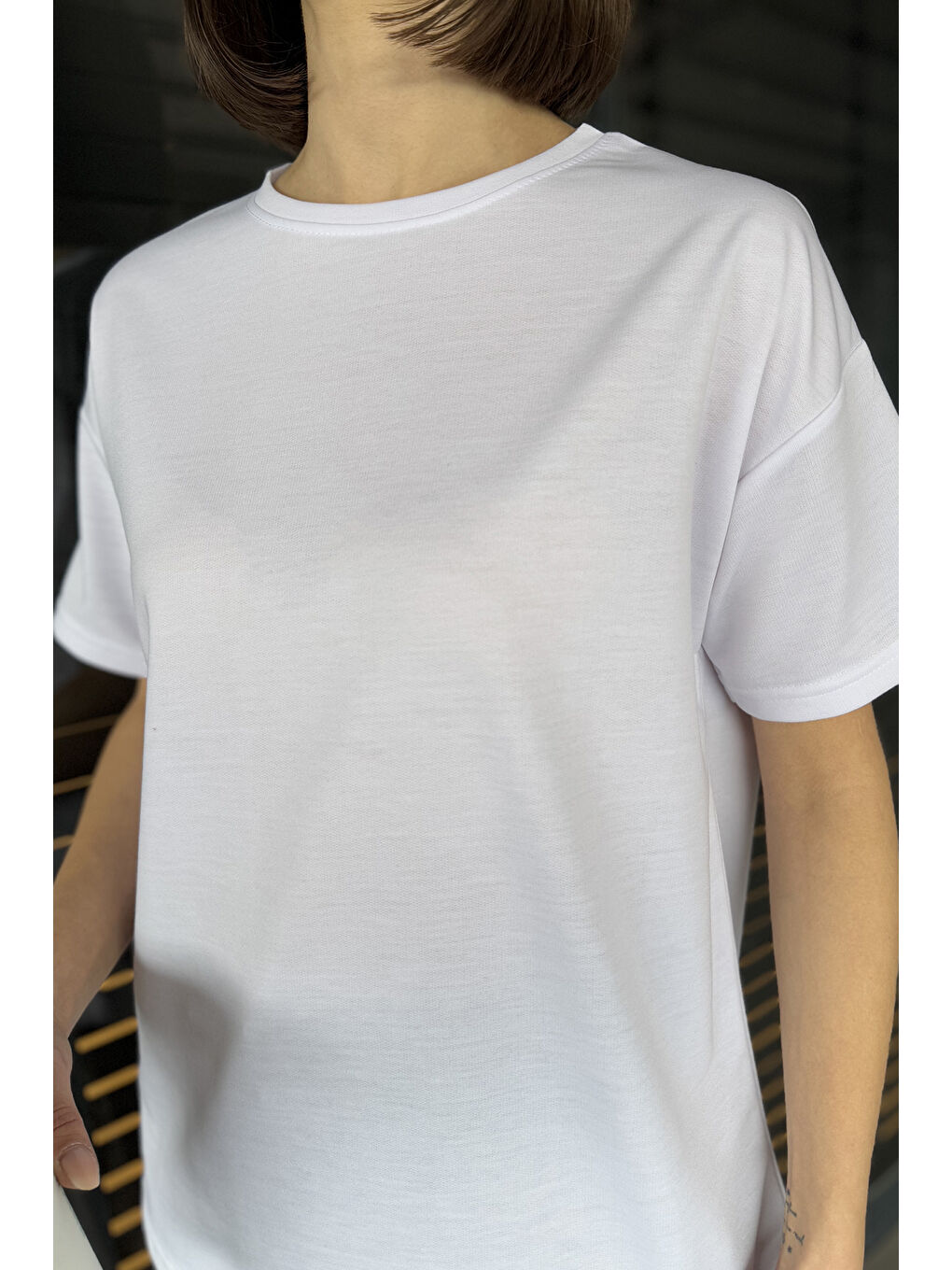 Beyaz Kadın Bisiklet Yaka Basic Tişört-3