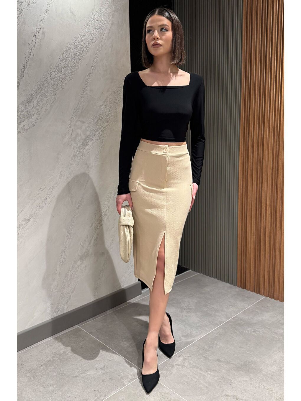 Bej Yırtmaçlı Kadın Kalem Etek