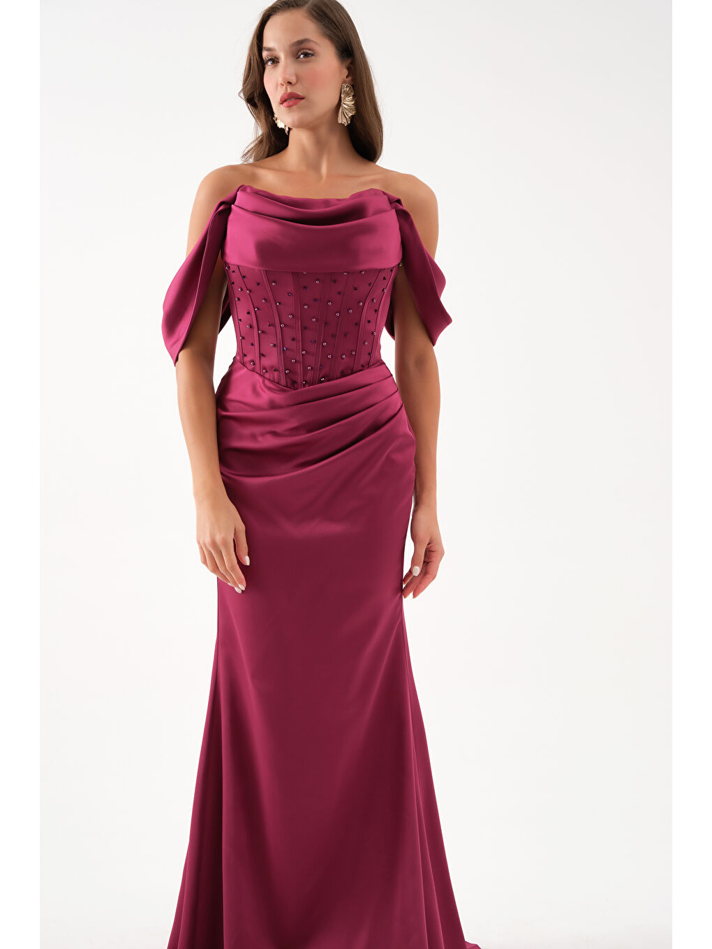 Kadın Bordo Dar Kalıp Kayık Yaka Boncuklu Uzun Saten Abiye Elbise-2