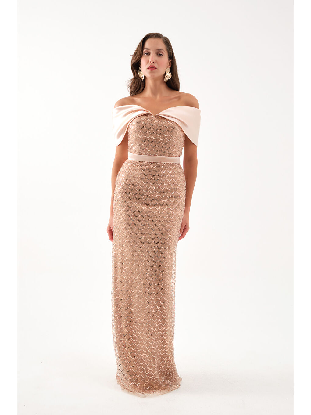 Sarı Kadın Gold Yaka Organze Detay Pul Payetli Uzun Abiye Elbise