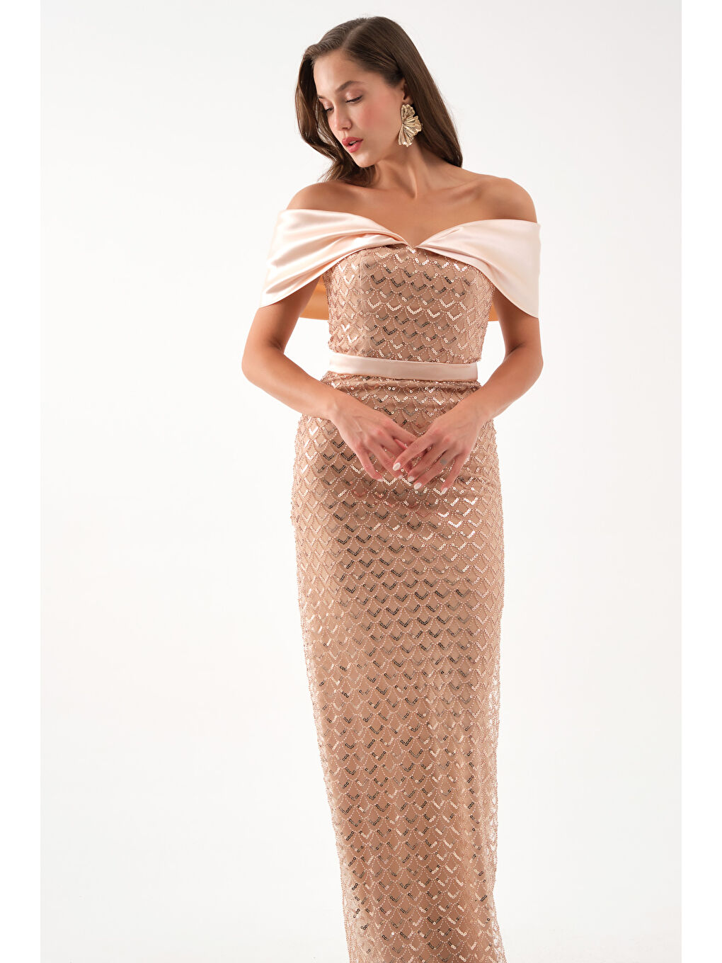 Sarı Kadın Gold Yaka Organze Detay Pul Payetli Uzun Abiye Elbise-1