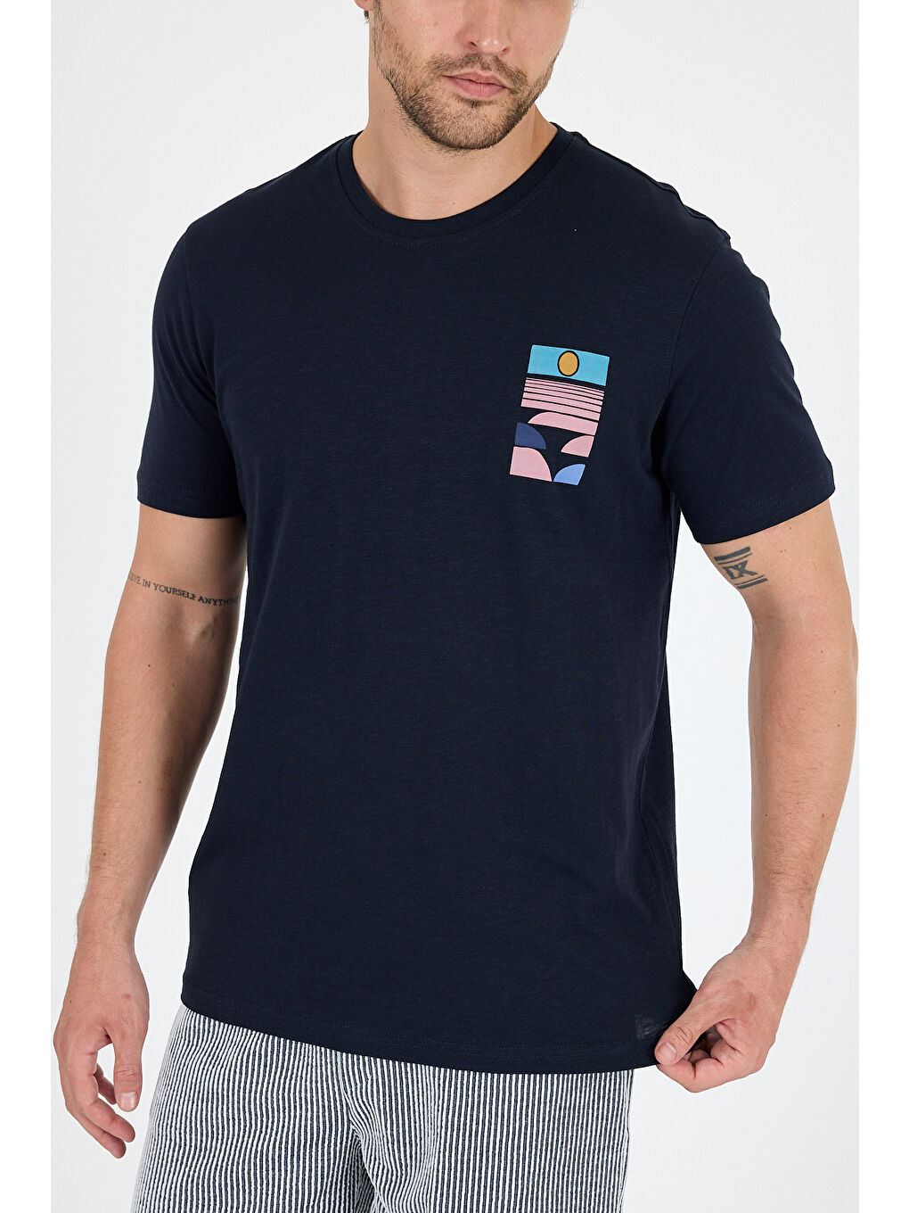 Lacivert Erkek %100 Pamuk Bisiklet Yaka Kısa Kollu Baskılı Tişört Rahat ve Günlük Tişört 0005-2