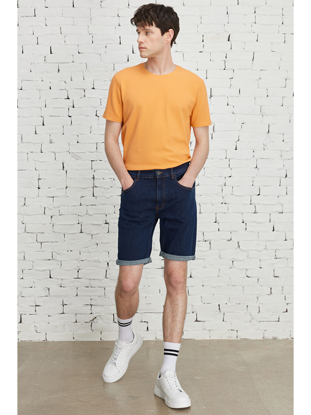 Erkek Koyu Lacivert Slim Fit Dar Kesim Pamuklu Esnek Denim Şort-4