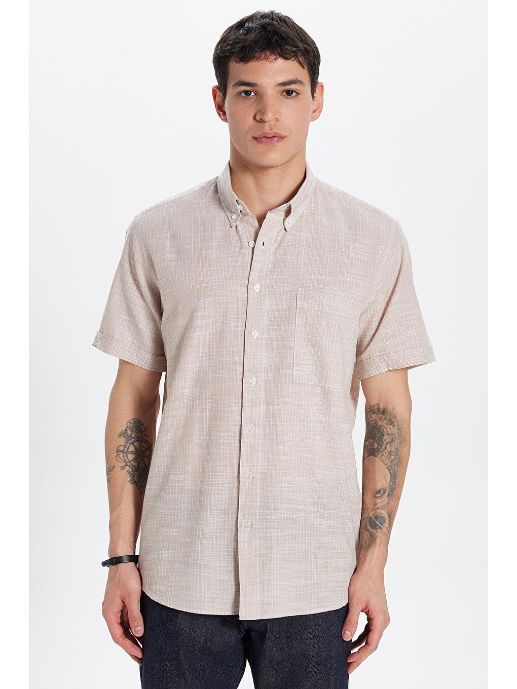 Erkek Regular Fit Klasik Kesim %100 Pamuk Kısa Kollu Keten Doku Tek Cepli Çizgili Bej Gömlek-1