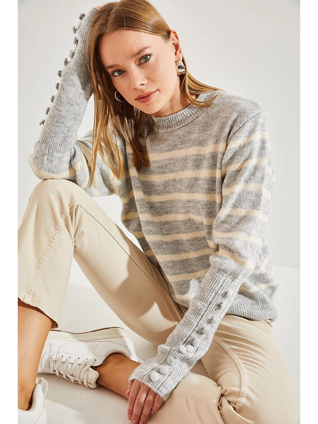 Gri Kadın Kol Düğmeli Çizgili Triko Kazak-2