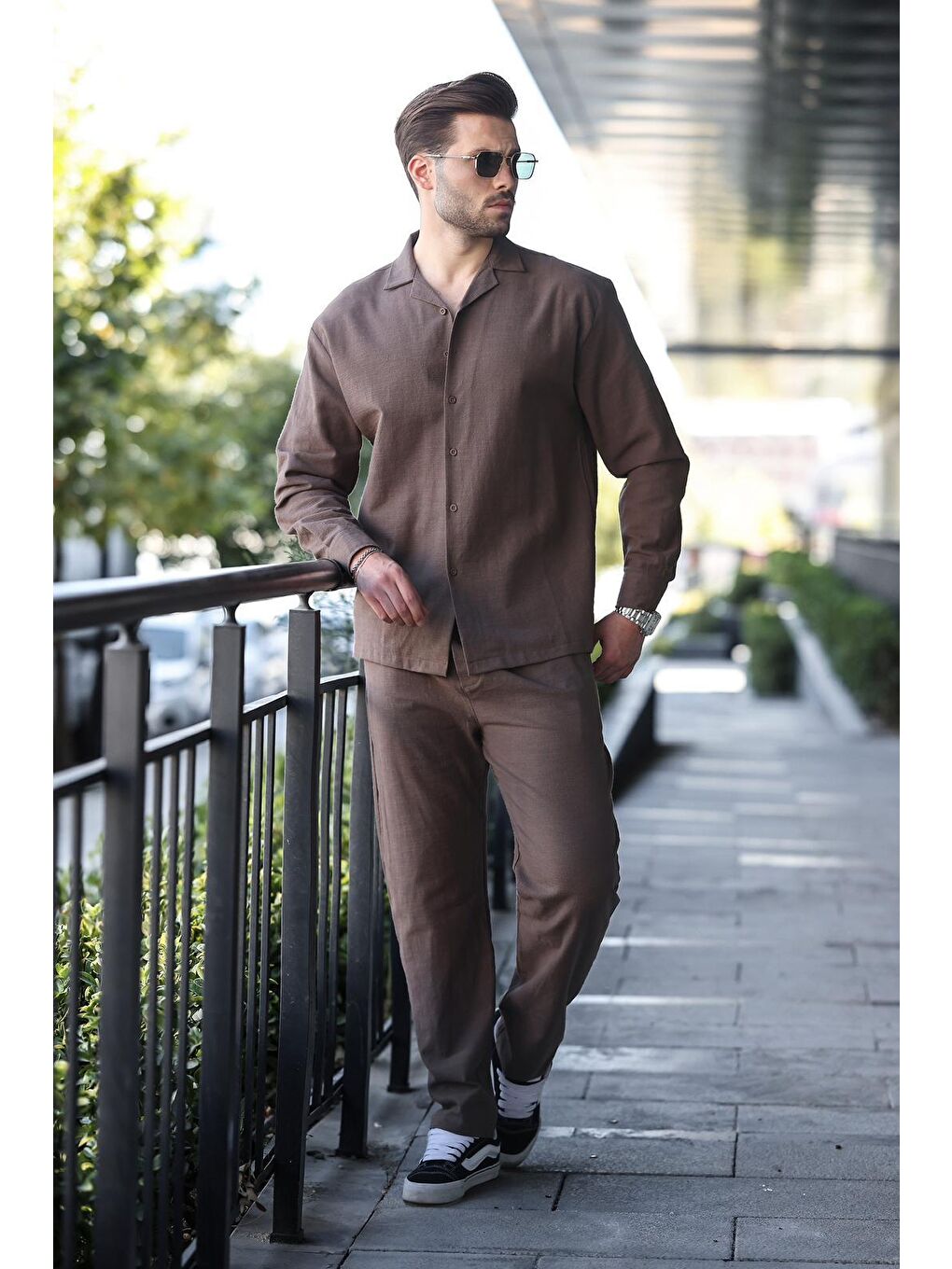 Kahverengi Rahat Kesim Erkek Keten Gömlek Pantolon %100 Pamuk Takım E7327