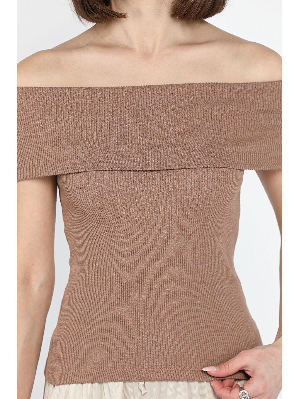 Kahverengi Kadın Madonna Yaka Kaşkorse Bluz-2