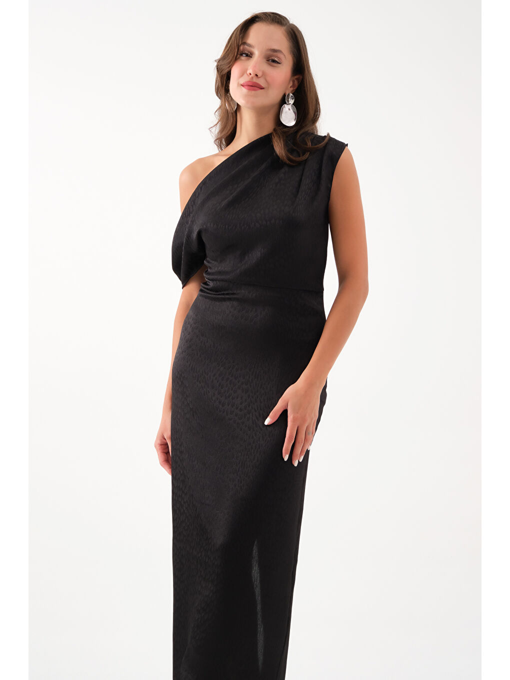 Kadın Siyah Degaje Yaka Desenli Midi Elbise-1