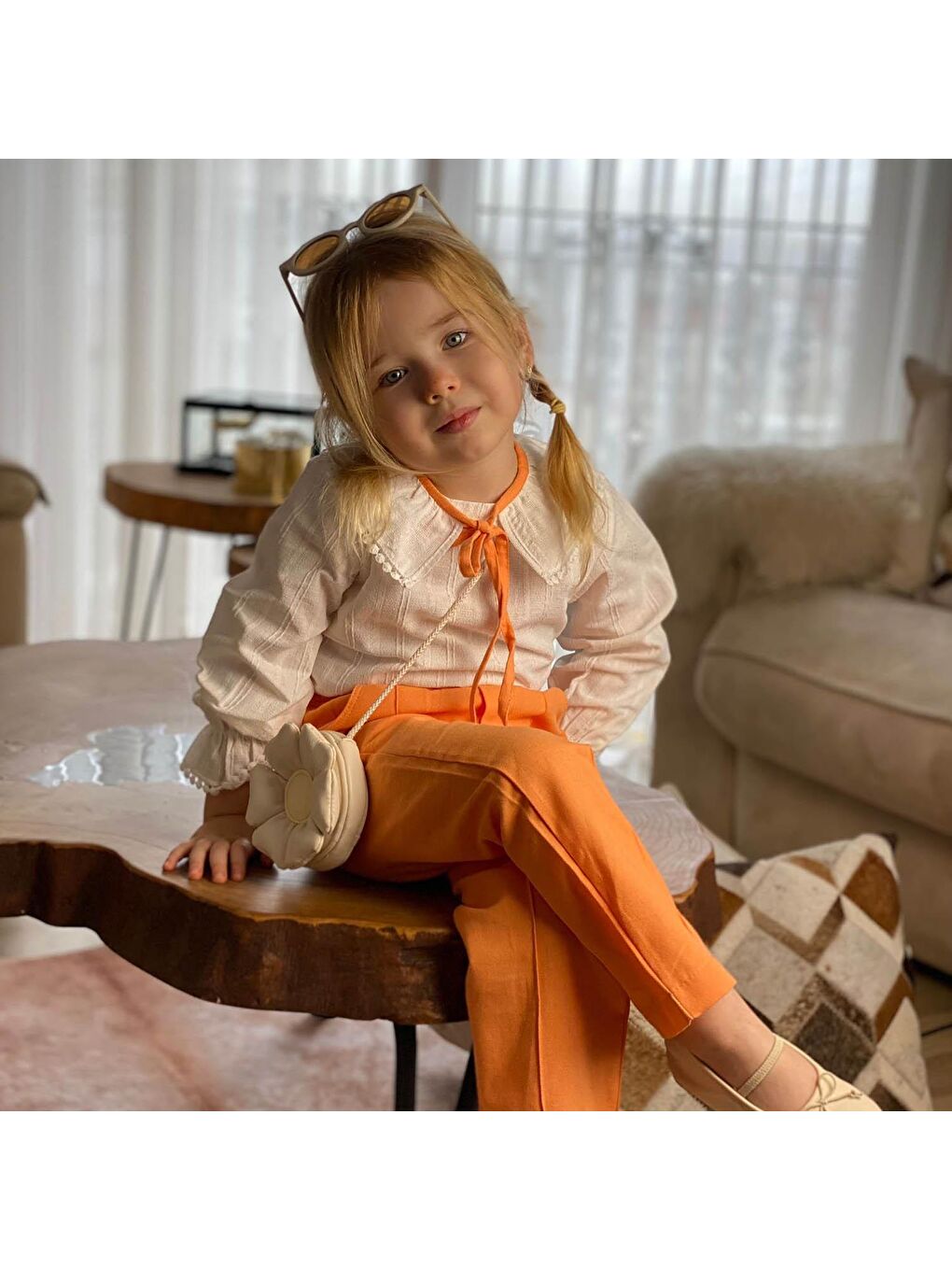 Turuncu Bol Paça Pantolon Çıkarılabilir Yaka Detaylı Gömlekli Kız Çocuk Alt-Üst Takım