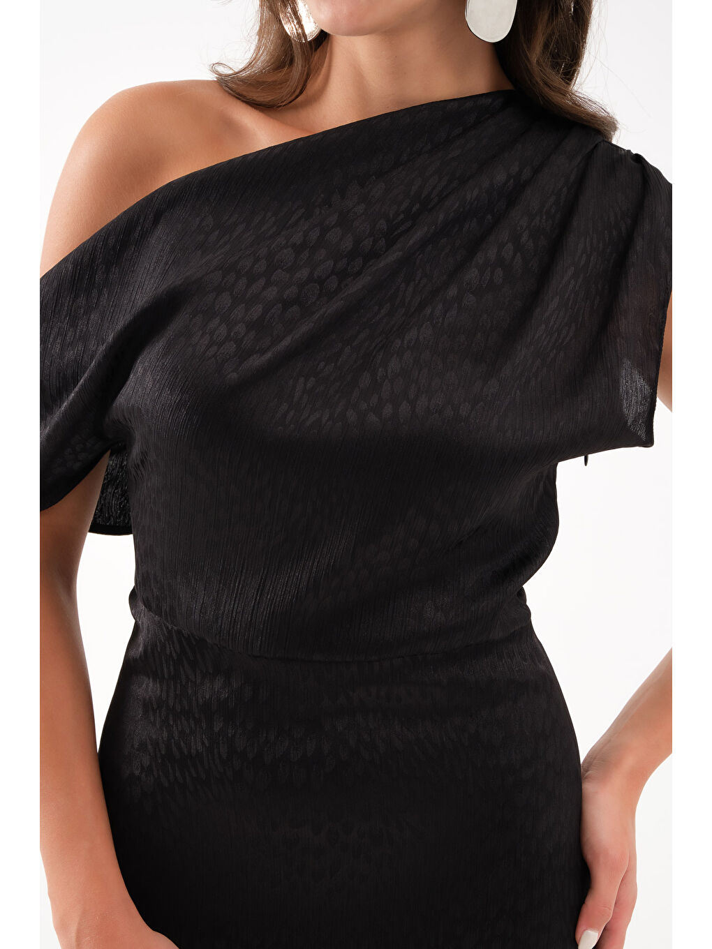 Kadın Siyah Degaje Yaka Desenli Midi Elbise-3