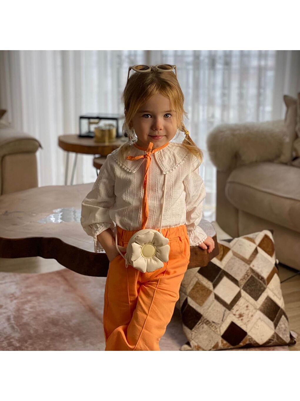 Turuncu Bol Paça Pantolon Çıkarılabilir Yaka Detaylı Gömlekli Kız Çocuk Alt-Üst Takım-1