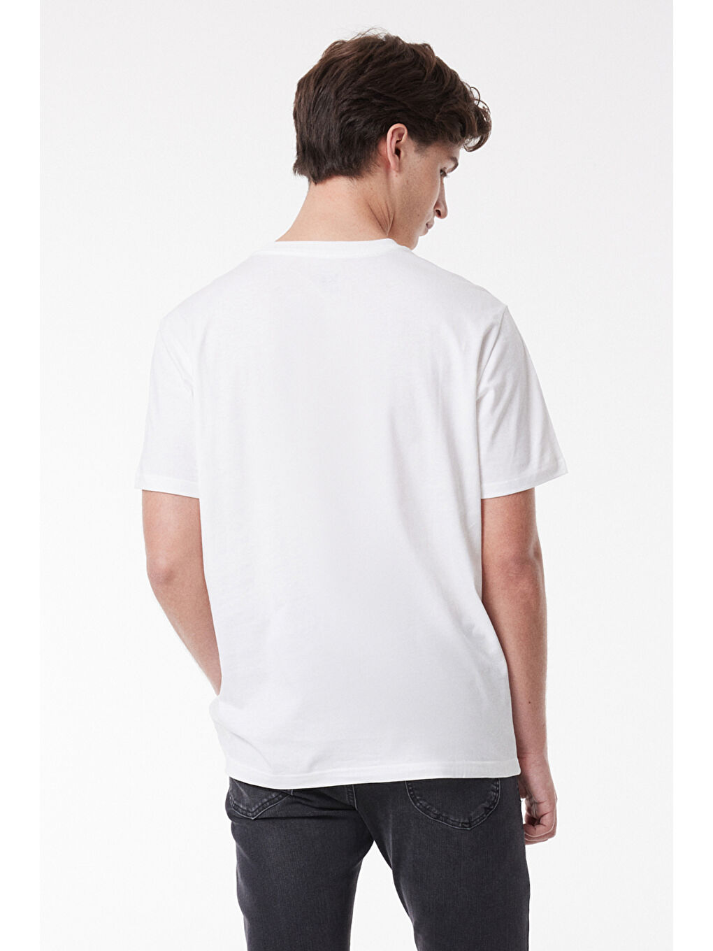 Regular Fit Normal Kesim Sıfır Yaka %100 Pamuk Beyaz Tişört-3