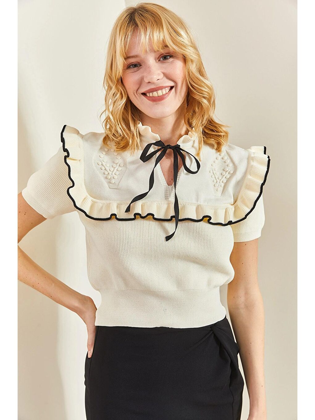 Ekru Kadın Fiyonk Detaylı Kısa Kollu Triko Kazak-4