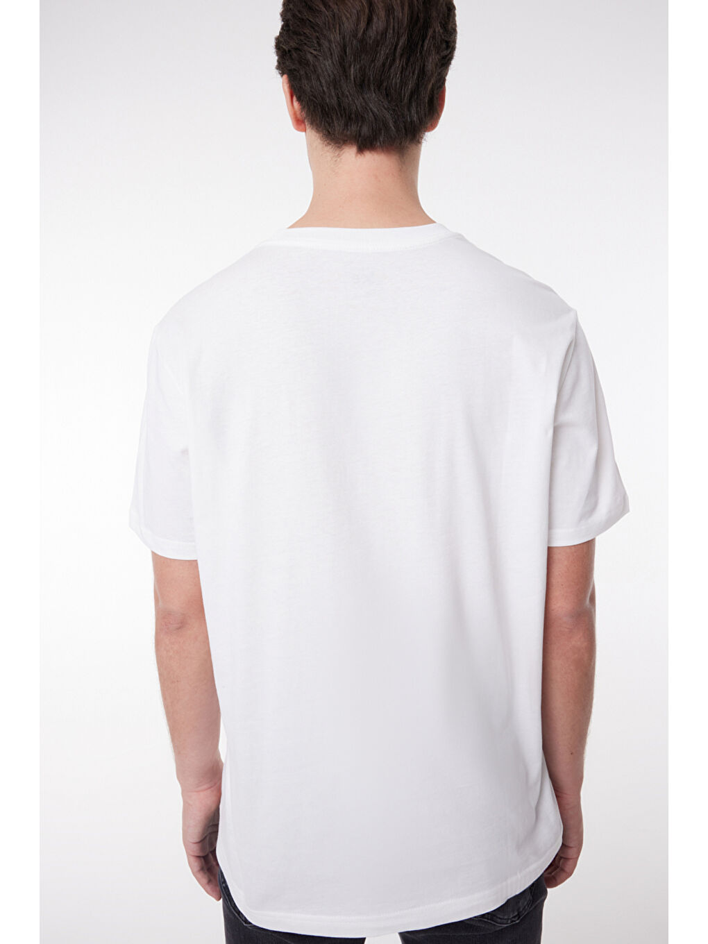Regular Fit Normal Kesim Sıfır Yaka %100 Pamuk Beyaz Tişört-4