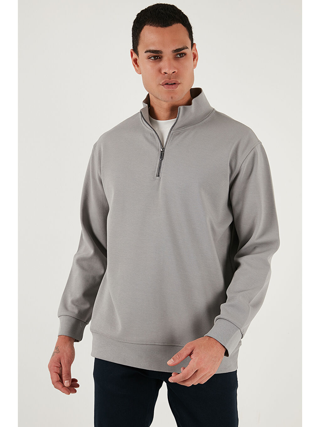 Gri Pamuklu Regular Fit Yarım Fermuarlı Dik Yaka Sweat 5905470-5