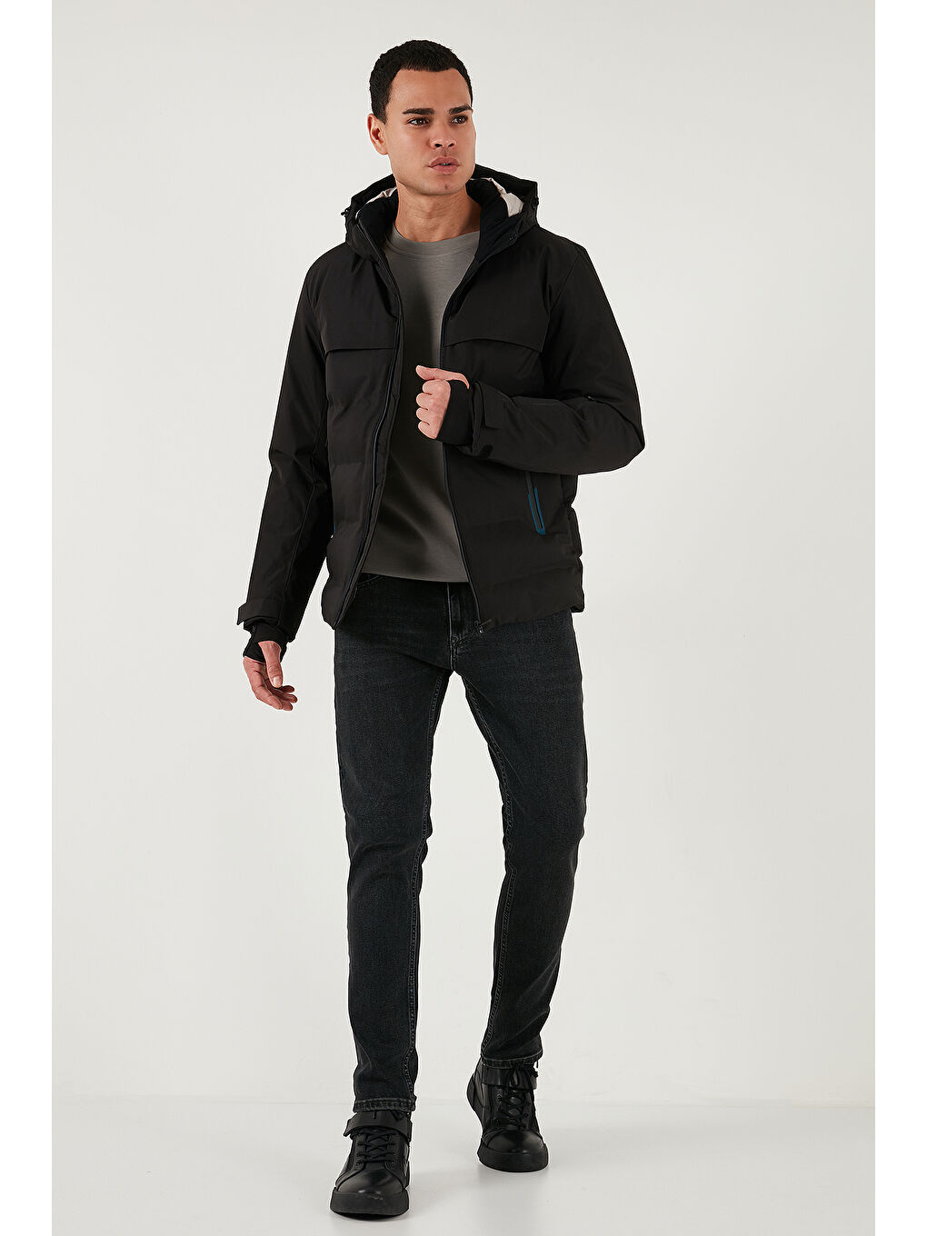 Siyah Regular Fit Kapüşonlu Kapitoneli Mont 497DEAN