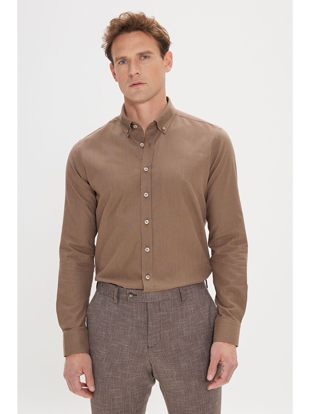 Erkek Kahverengi %100 Pamuk Oxford Slim Fit Dar Kesim Düğmeli Yaka Flamlı Gömlek