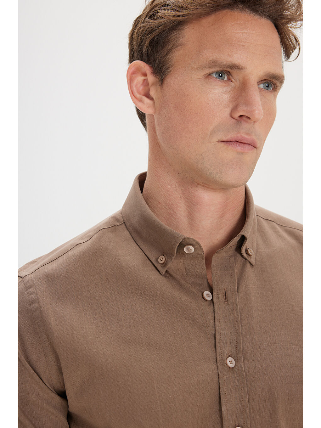 Erkek Kahverengi %100 Pamuk Oxford Slim Fit Dar Kesim Düğmeli Yaka Flamlı Gömlek-3