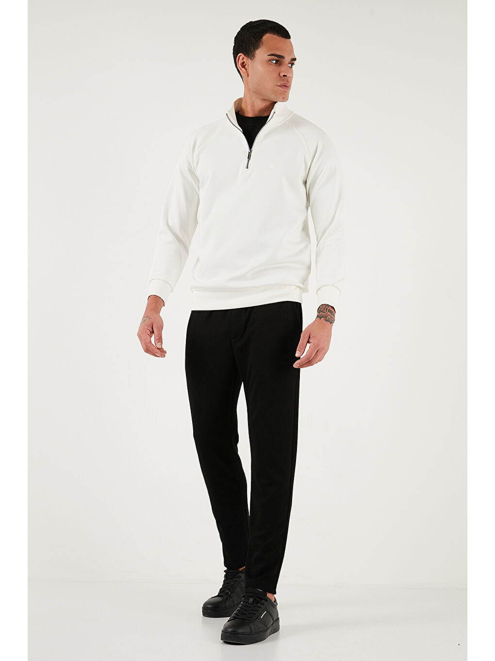 Siyah Regular Fit Belden Bağlamalı Düz Paça Jogger Pantolon 5908095