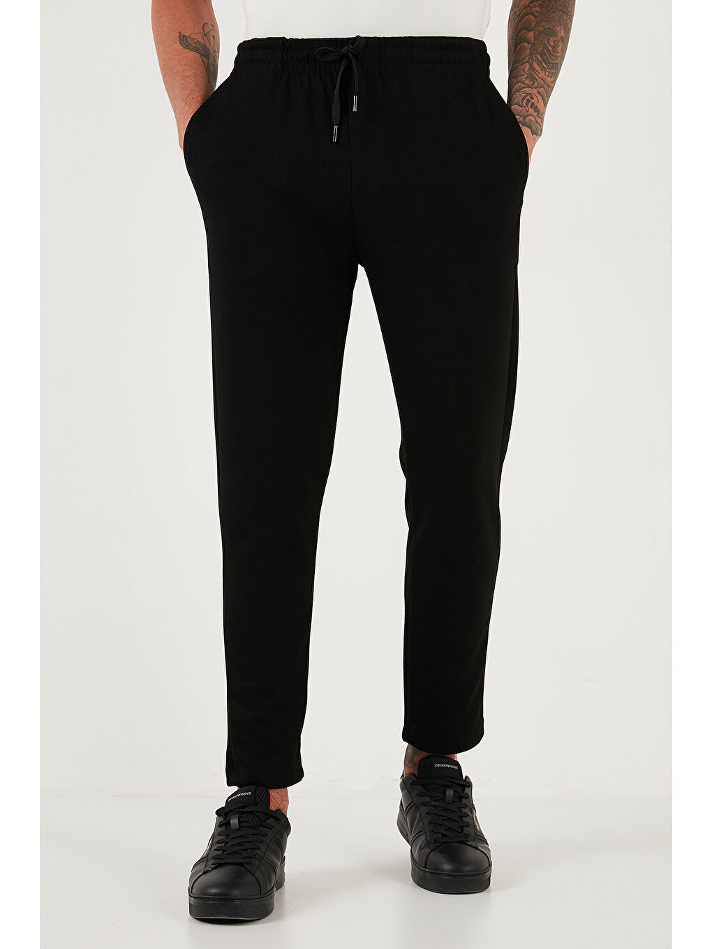 Siyah Regular Fit Belden Bağlamalı Düz Paça Jogger Pantolon 5908095-1
